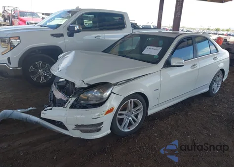 2012 Mercedes-Benz C 250 Sport из США, поврежденный, VIN WDDGF4HBXCA633765